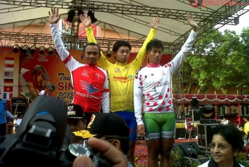 Pebalap Aisan Mazakasu Ito Juara Etape 1 Tour de Singkarak 2012