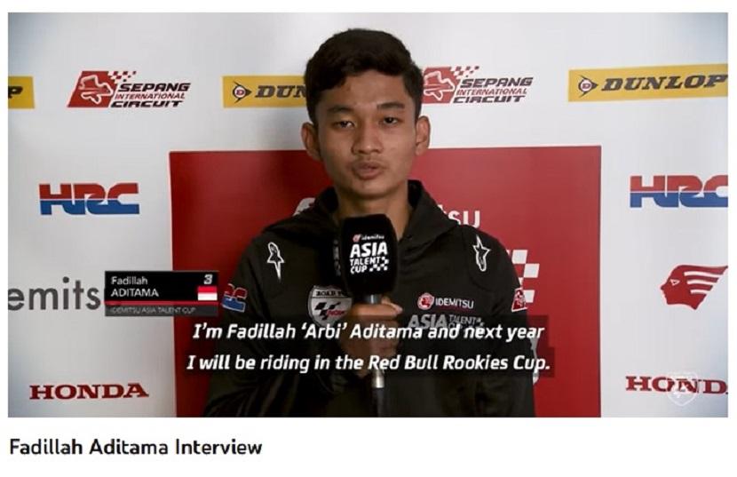 Pebalap Indonesia Fadillah Arbi Aditama menjadi juara 1 race 2 FIM JuniorGP kelas Moto3. 