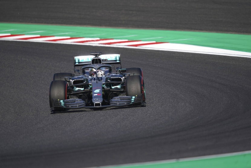 Mobil Formula 1 Mercedes. Pebalap Lewis Hamilton akan menunggang mobil baru Mercedes untuk musim tanding 2020.