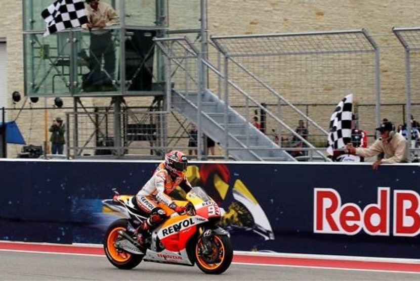  Pebalap Spanyol Marc Marquez melewati garis finish dalam balapan Motogp di sirkuit Austin, Texas, Amerika Serikat, Senin (14/4) dini hari.