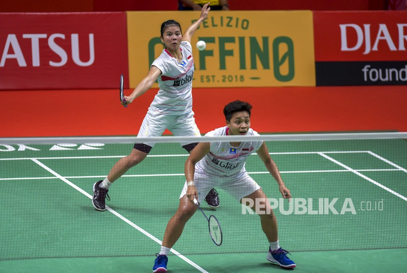 Greysia Polii (kiri) dan Apriyani Rahayu ke final Indonesia Masters 2020.