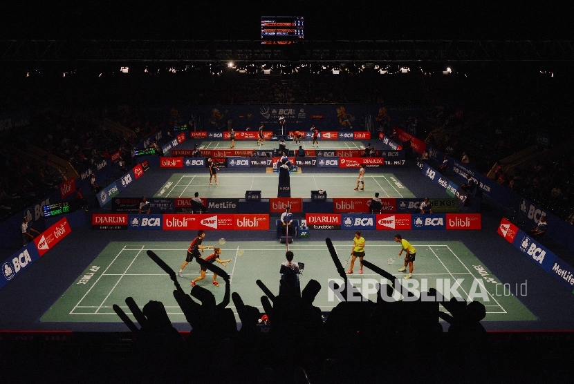 Suasana di dalam Istora, Senayan, Jakarta, saat menggelar turnamen bulu tangkis Indonesia Open. (ilustrasi)