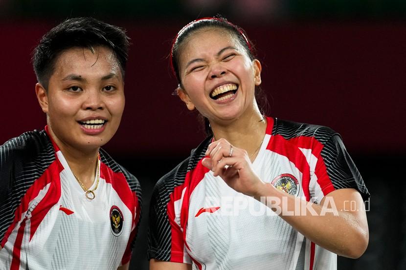 Pebulutangkis Indonesia Greysia Polii (kanan) dan Apriani Rahayu, juara Olimpiade Tokyo 2020.