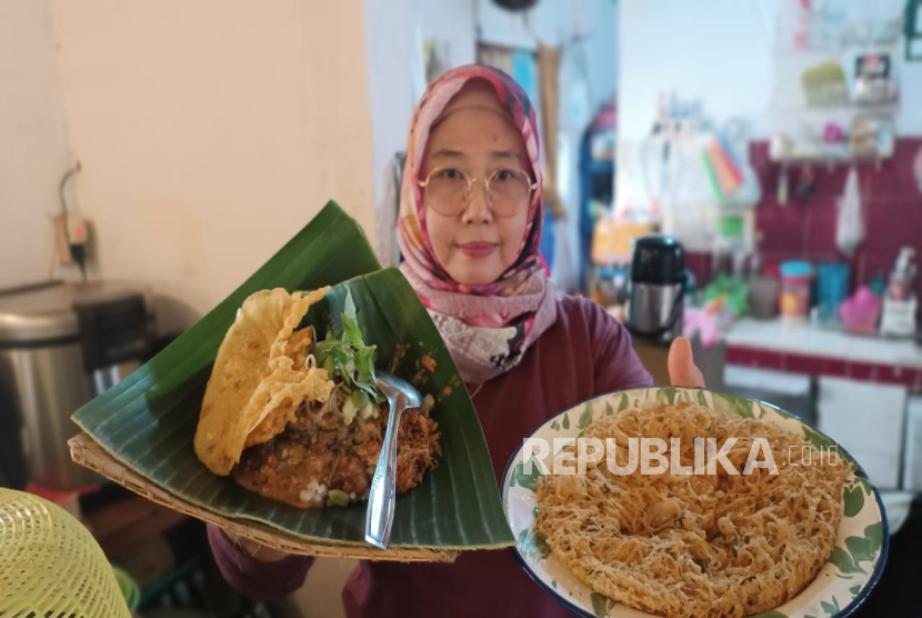 Pecel Ndoweh, selain mendapatkan bantuan peralatan usaha juga memperoleh akses pendanaan usaha ultra mikro dari BRI.