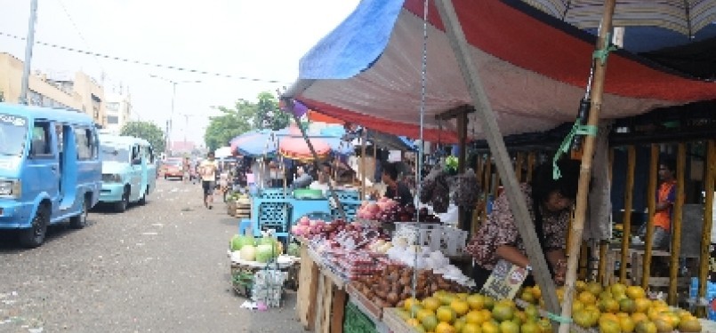 Pedagang buah di Pasar Minggu, Jakarta.