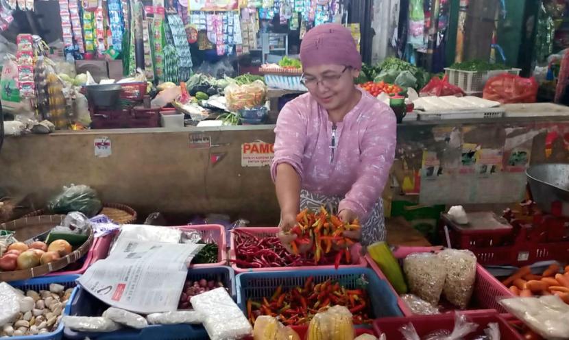  Pedagang cabai di Pasar Karangjati, Kecamatan Bergas, Kabupaten Semarang.