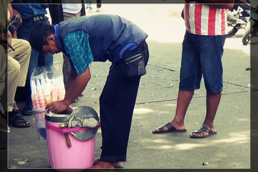 Pedagang di Terminal Bis Lebak Bulus,Jakarta