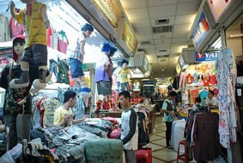 Pedagang pasar Tanah Abang Jakarta