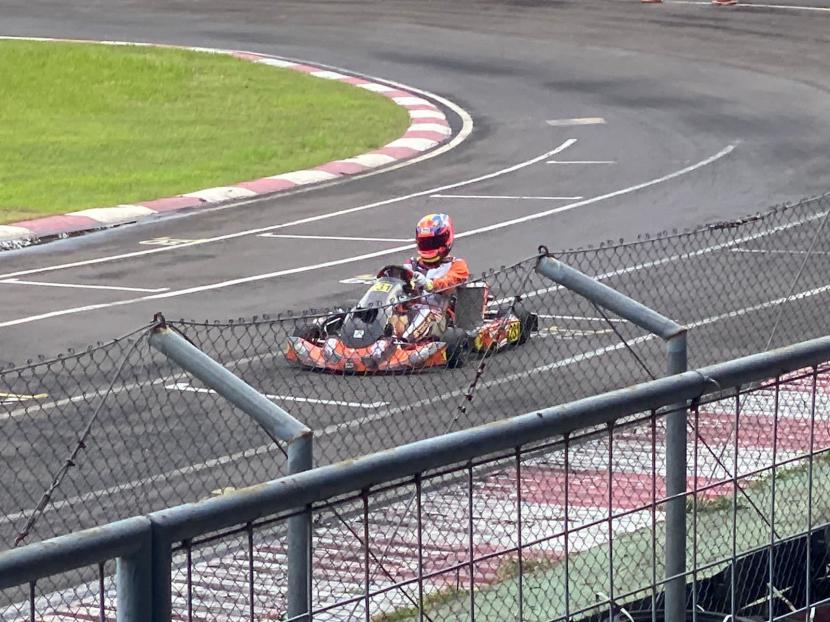 Pegokart asal Riau, Rafa Dypo. Ia tampil baik di ajang ‘Year End Race 2022’ dan langsung menyabet gelar juara di kelas GP Class B, di Sentul International Karting Circuit (SIKC) Bogor, akhir pekan kemarin. 