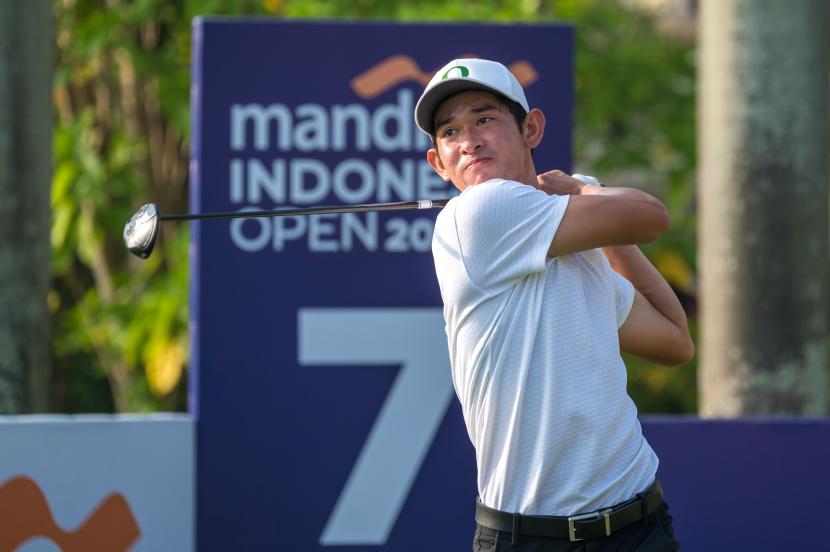 Pegolf amatir Indonesia Gabriel Hansel Hari mengakhiri penampilannya dalam ajang Mandiri Indonesia Open 2023 dengan menduduki posisi sepuluh besar. 