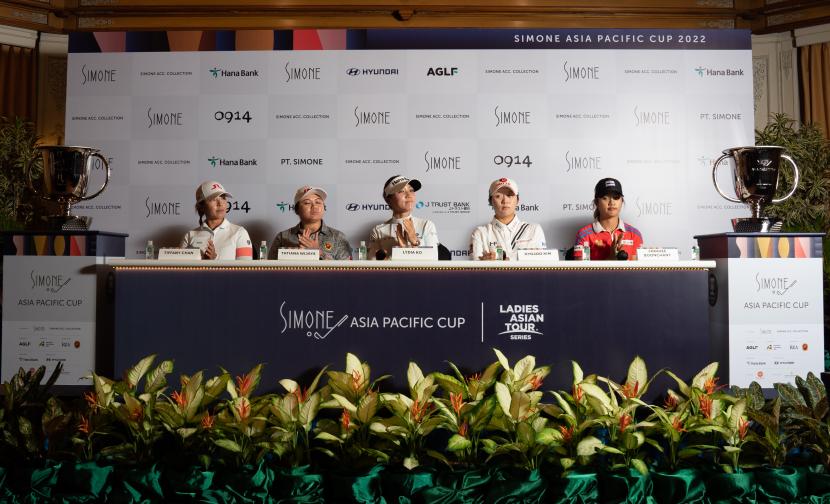 Pegolf Indonesia, Tatiana Wijaya (kedua kiri), bertekad berlaga dalam turnamen golf putri Simone Asia Pacific Cup 2022 yang akan diadakan di Pondok Indah Golf Course, Jakarta, pada 18-20 Agustus 2022.