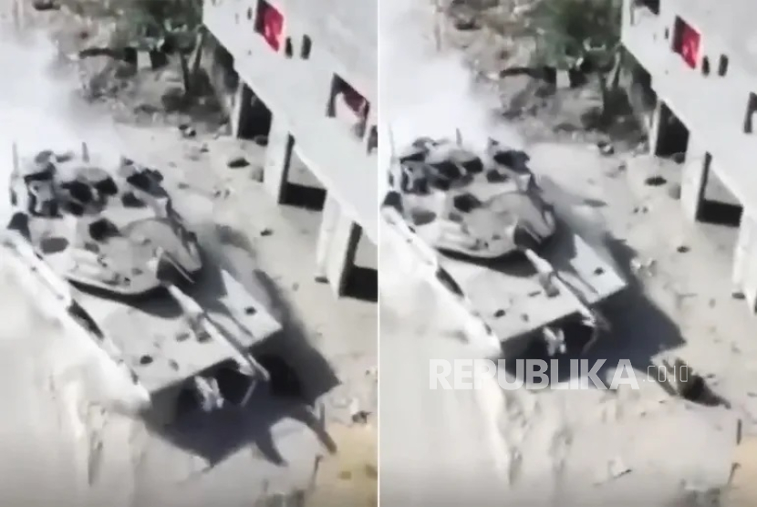 Pejuang Gaza tetap melawan hingga jemput kesyahidannya dilindas tank Israel.