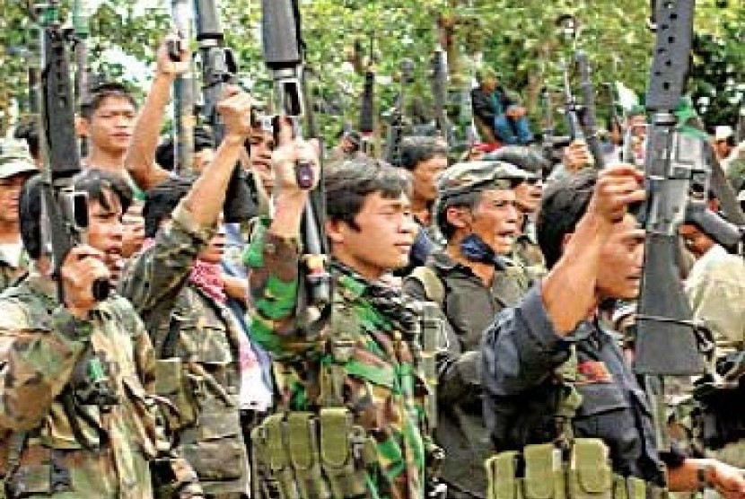 Moro Islamic Liberation Front (MILF) fighters.