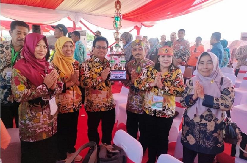 Pekan Nasional (Penas) Kontak Tani Nelayan Andalan (KTNA) XVI di Kota Padang Sumatera Barat menempatkan kontingen Provinsi Kalimantan Tengah (Kalteng) sebagai juara umum.