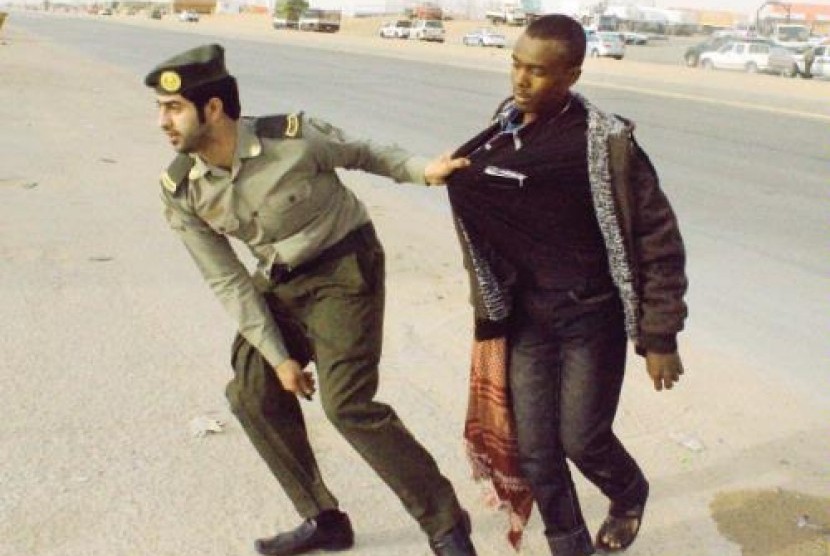 Pekerja ilegal ditangkap polisi Arab Saudi (ilustrasi)