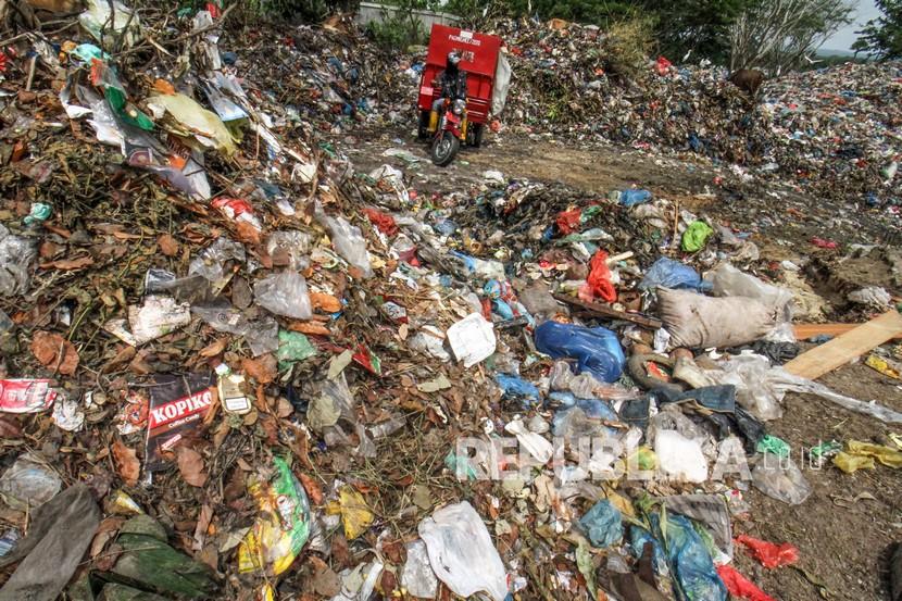 Volume sampah Kabupaten Bekasi turun dari 600 menjadi 480 ton per hari.