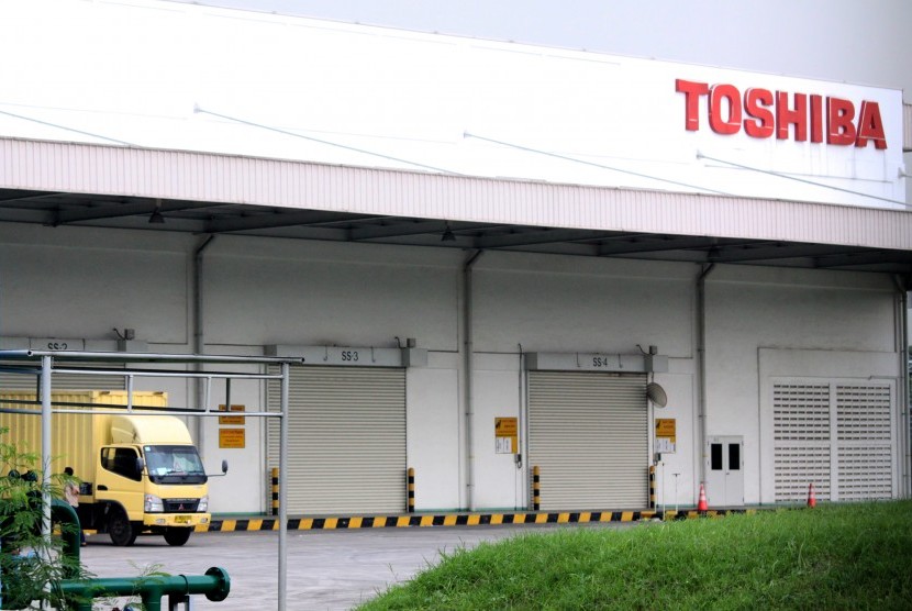 Ilustrasi Toshiba. Toshiba akan membangun pabrik cip manajemen daya di pusat Jepang.