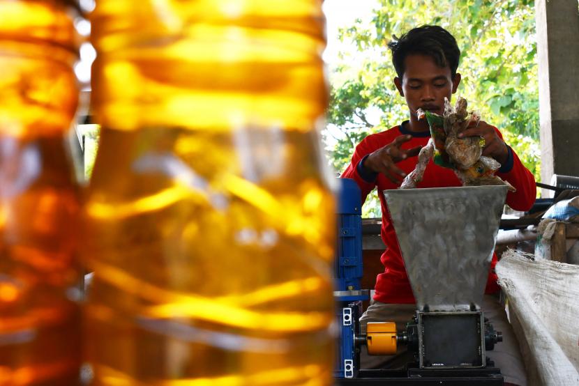 Pengolahan Sampah Plastik Menjadi Solar Di Madiun Republika Online