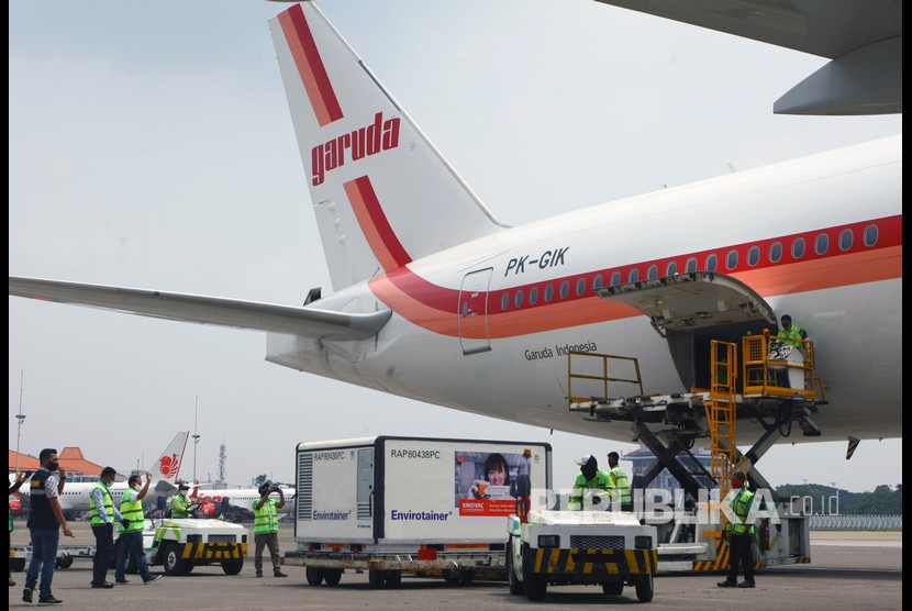 Garuda Indonesia Group melalui lini layanan penerbangan Garuda Indonesia dan Citilink menjadi maskapai penerbangan nasional pertama di Indonesia yang melayani penerbangan dengan pilot dan awak kabin yang telah mendapatkan vaksinasi Covid-19 secara lengkap. 