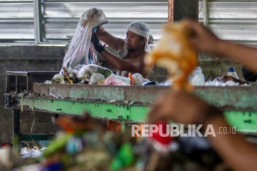 Kesadaran warga Jakarta memilah sampah kian meningkat.