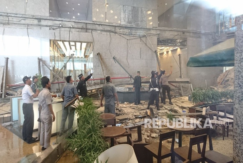 IDX's floor of Tower II collapsed on Monday at around 11:55 a.m. local time.