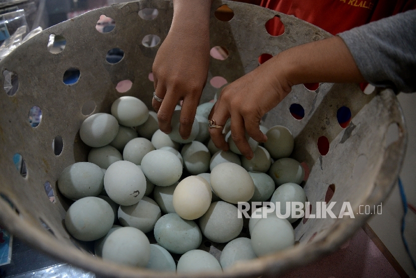 Telur Asin Oleh Oleh Khas Brebes Republika Online