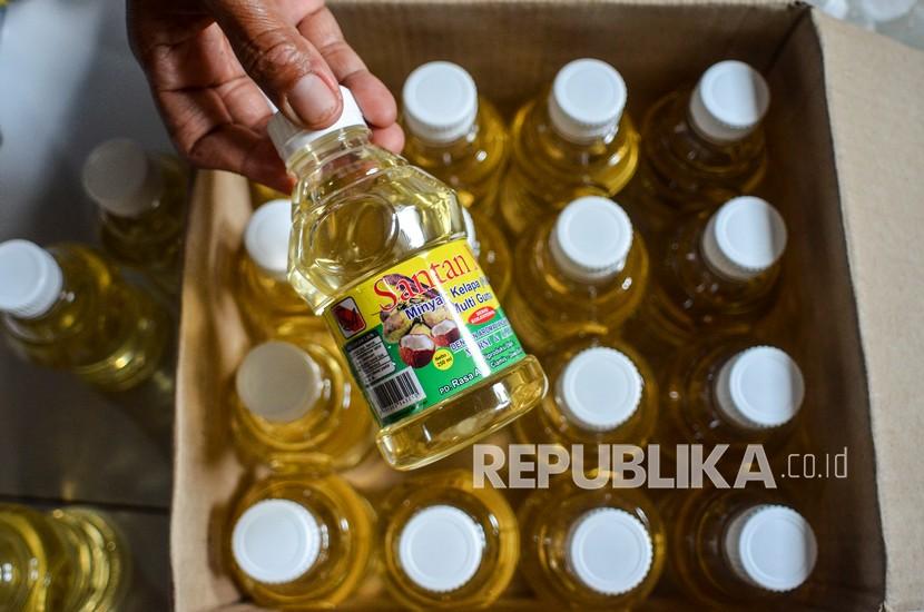 Puluhan warga Samarinda, Kaltim, menjadi korban penipuan minyak goreng murah dengan harga Rp150 ribu per dus.