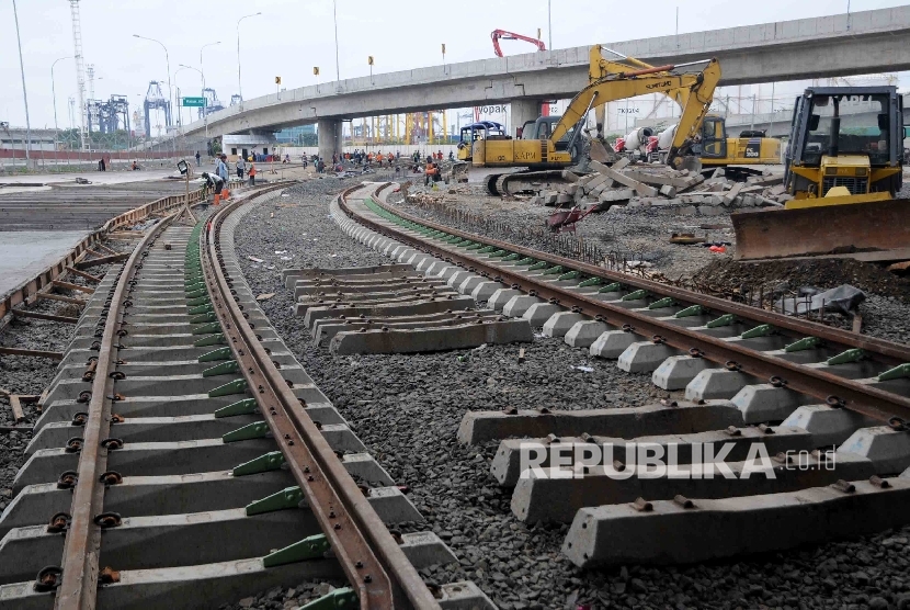 Pembangunan Rel Kereta Barang Dari Stasiun Pasoso Stasiun Jitc