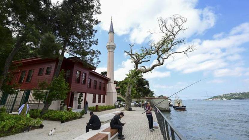 Pekerjaan pemugaran Masjid Vani Mehmed Efendi telah rampung. Masjid Berusia 357 Tahun Dibuka Kembali di Istanbul, Turki