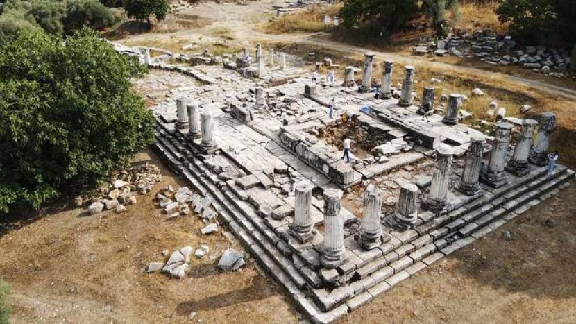 Pekerjaan restorasi sedang berlangsung di Kuil Hecate yang berusia 3.000 tahun di Lagina, Provinsi Mugla, Turkiye.