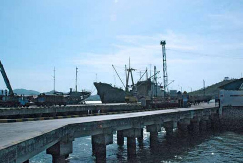 Pelabuhan Lembar, NTT salah satu pelabuhan yang pengelolaannya akan dikerjasamakan pihak swasta (ilustrasi)
