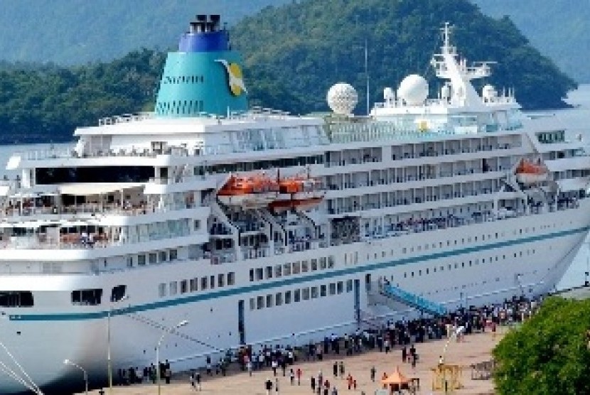 Cruise ship docks at Sabang, Aceh Province. (Illustration)
