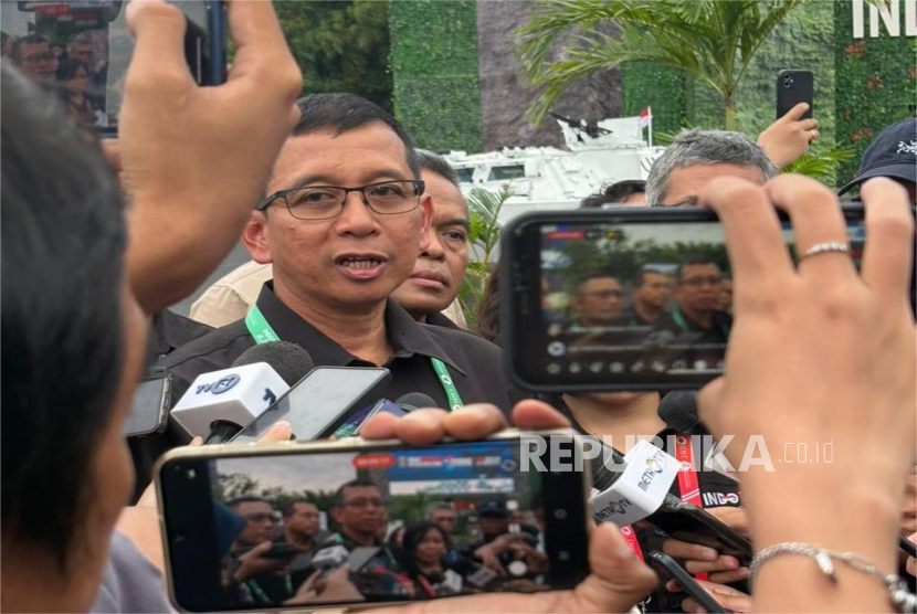 Pelaksana Harian (Plh) Dirjen Potensi Pertahanan Kemenhan, Laksda TNI Sri Yanto menutup Indo Defence 2024 di JIExpo, Kemayoran, Jakarta Pusat, Sabtu (14/6/2025).
