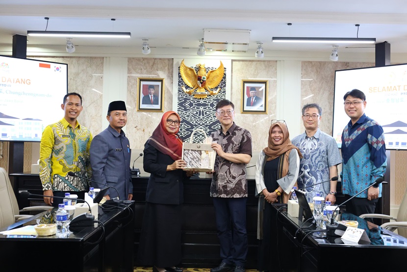 Pelaksana Harian (Plh) Sekretaris DPRD Jawa Barat sekaligus Kepala Bagian (Kabag) Persidangan dan Perundang-Undangan  Iis Rostiasih, Kota Bandung, Selasa (30/4/2024).