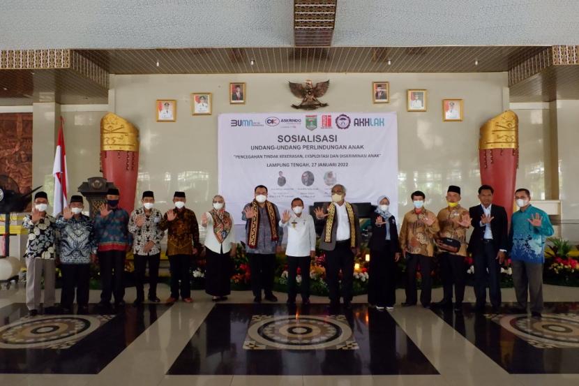 Pelaksana kegiatan Sosialisasi Undang-Undang Perlindungan Anak di kabupaten Lampung Tengah, Lampung yang diinisiasi oleh Askrindo.
