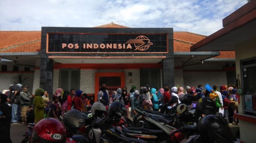Kantor PT Pos Indonesia di Bandung, Jawa Barat (ilustrasi). PT Pos Indonesia (Persero) meluncurkan aplikasi Space dan Pos Giro Mobile.