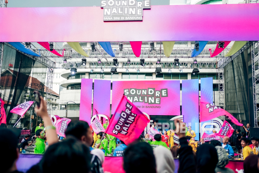 Pelaksanaan Soundrenaline Sana-Sini di Bandung, Jawa Barat, pada Sabtu (29/11/2025).