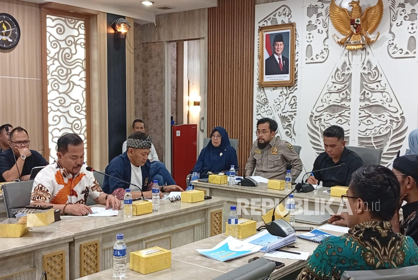 Pelaku pariwisata menyampaikan kegelisahannya mengenai kondisi pariwisata di Jawa Barat kepada Komisi II DPRD Jawa Barat.