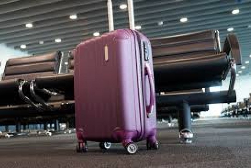 Pelancong dianjurkan membawa bagasi dalam ukuran yang diperbolehkan agar tidak mengganggu orang lain.
