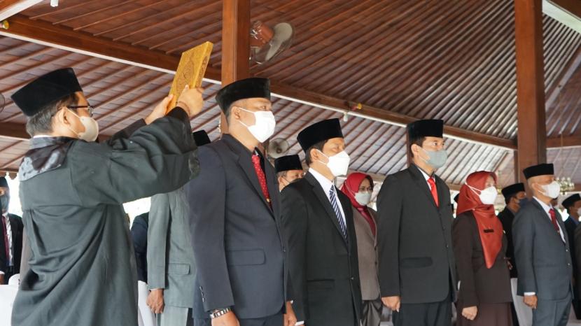 Pelantikan pejabat di lingkungan Pemerintah Kabupaten Banyumas. 