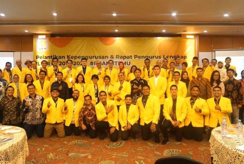 Pelantikan Kepengurusan dan Rapat Pengurus Lengkap Iluni UI Periode 2019-2022 yang digelar di Hotel Grand Sahid Jaya, Jakarta, Ahad (6/10). 