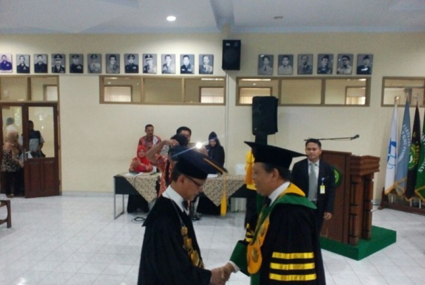 Pelantikan Profesor Budy Rachmat sebagai guru besar Fakultas Pertanian Universitas Siliwangi (Unsil) Tasikmalaya, Kamis, (3/11).