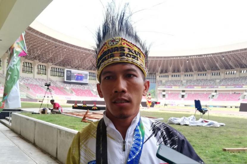 Pelari dari kontingen Papua untuk Pekan Paralimpiade Nasional (Peparnas) XVI 2021, Slamet Riansyah.