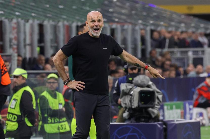 Pelatih AC Milan Stefano Pioli dalam laga pertama semifinal Liga Champions.