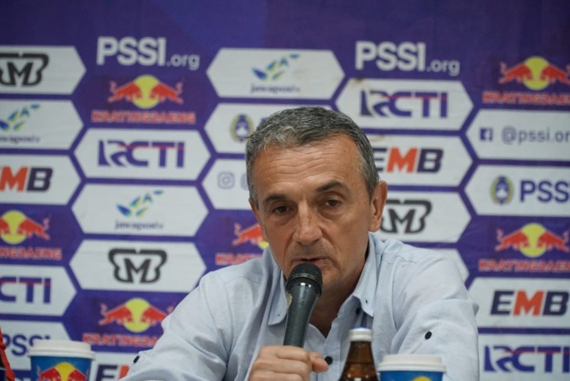 Pelatih Borneo FC, Milomir Seslija.
