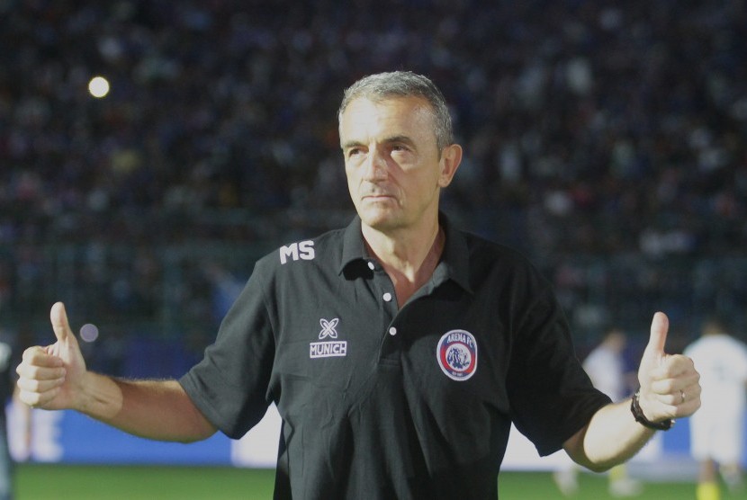 Milomir Seslija ditunjuk menjadi pelatih baru Borneo FC untuk musim 2022/2023.