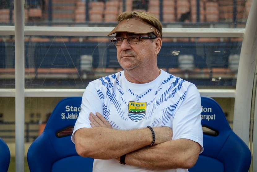 Pelatih Persib Bandung Robert Rene Alberts 