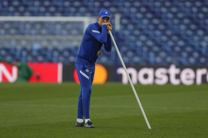 Pelatih kepala Chelsea Thomas Tuchel mengikuti sesi latihan menjelang pertandingan final Liga Champions di stadion Dragao di Porto, Portugal, Jumat, 28 Mei 2021. Chelsea dan Manchester City akan memainkan final Liga Champions pada hari Sabtu. 