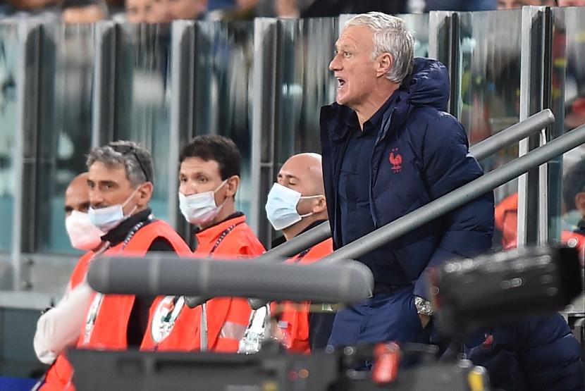 Pelatih kepala Prancis Didier Deschamps saat pertandingan sepak bola semi final UEFA Nations League antara Belgia dan Prancis di Turin, Italia, 07 Oktober 2021.