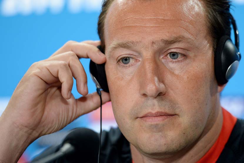 Pelatih kepala timnas sepak bola Belgia Marc Wilmots menghadiri konferensi pers di Estadio Mineirao di Belo Horizonte, Brasil, Senin (16/6).   (EPA / Peter Powell).